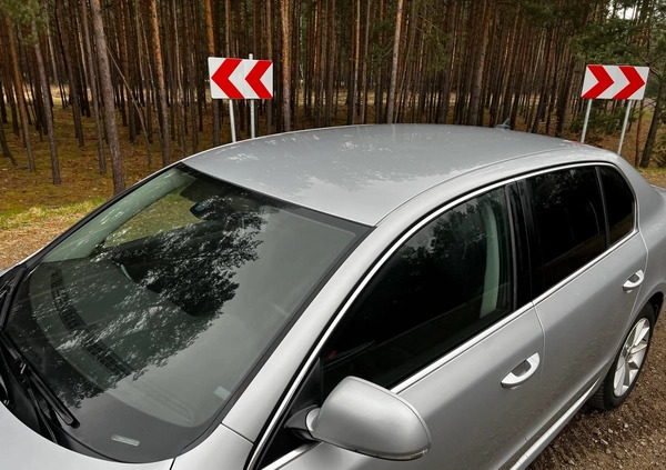 Skoda Superb cena 43500 przebieg: 276500, rok produkcji 2013 z Radomsko małe 46